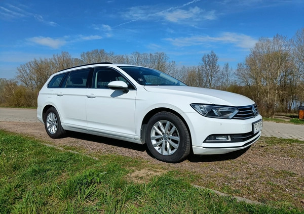Volkswagen Passat cena 52000 przebieg: 198795, rok produkcji 2015 z Gubin małe 277